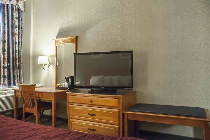 Room 14 of 37