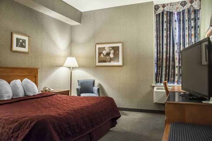 Room 21 of 37