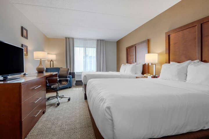 Room 32 of 80